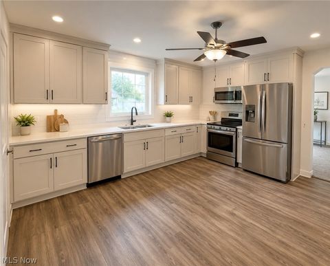 Tiny photo for 2411 Fairfax Street, Parkersburg, WV 26101 (MLS # 5209534)