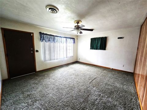 Tiny photo for 2411 Fairfax Street, Parkersburg, WV 26101 (MLS # 5209534)