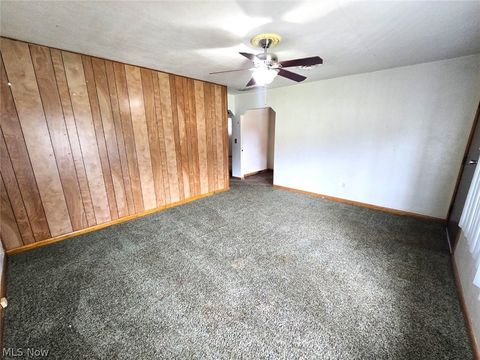 Tiny photo for 2411 Fairfax Street, Parkersburg, WV 26101 (MLS # 5209534)