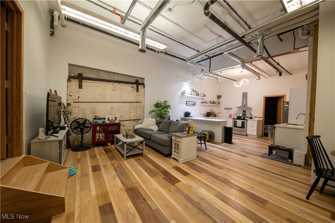 A Together With An Undivided I - Commercial Sale