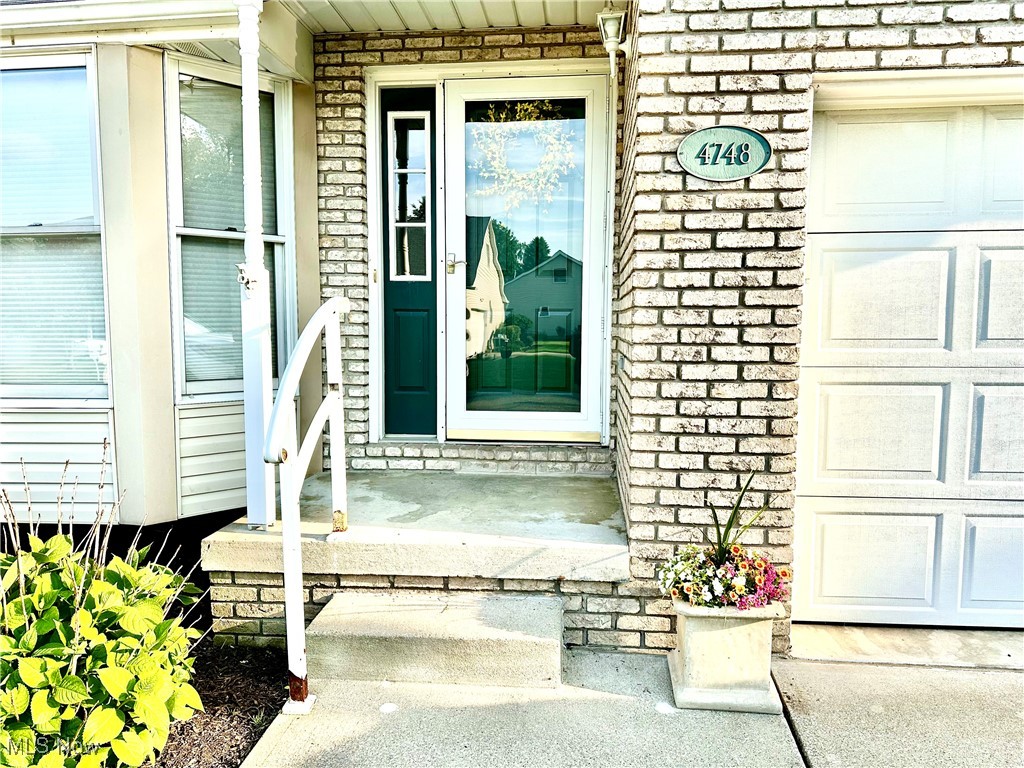 4748 Preserve Drive, Canton, Ohio image 4