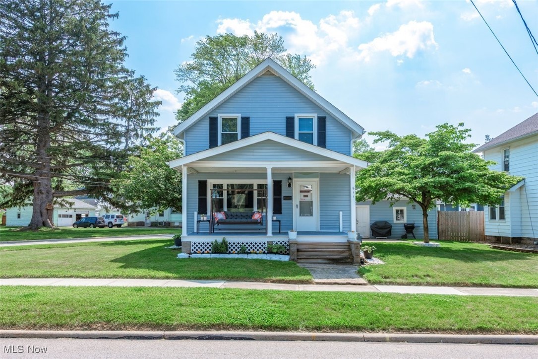 611 West Street, Amherst, Ohio image 1