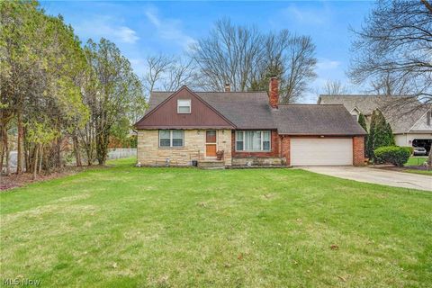 Homes For Sale - 24037 Mastick Road<br/> North Olmsted, OH 44070