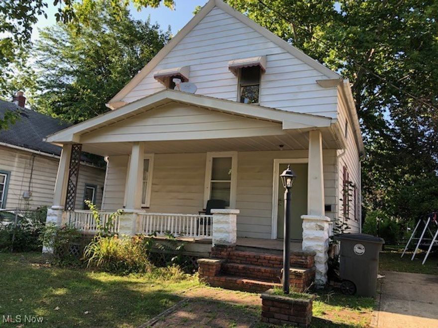3 Bedroom Single family home with 2 full baths and 2 car garage.  Home needs rehab.  Being sold "as-is".  Seller to make no repairs.  Offers with an assignment clause will not be considered.  Seller financing offers will not be considered.  "Sight unseen" offers will not be considered.