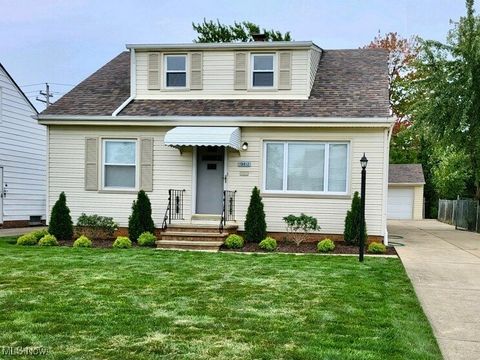 15812 Northwood Avenue, Maple Heights, OH 44137 - MLS#: 5101231