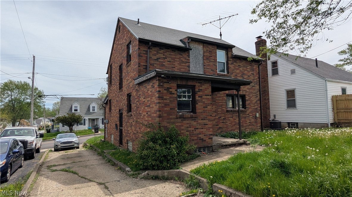 350 Sturges Avenue