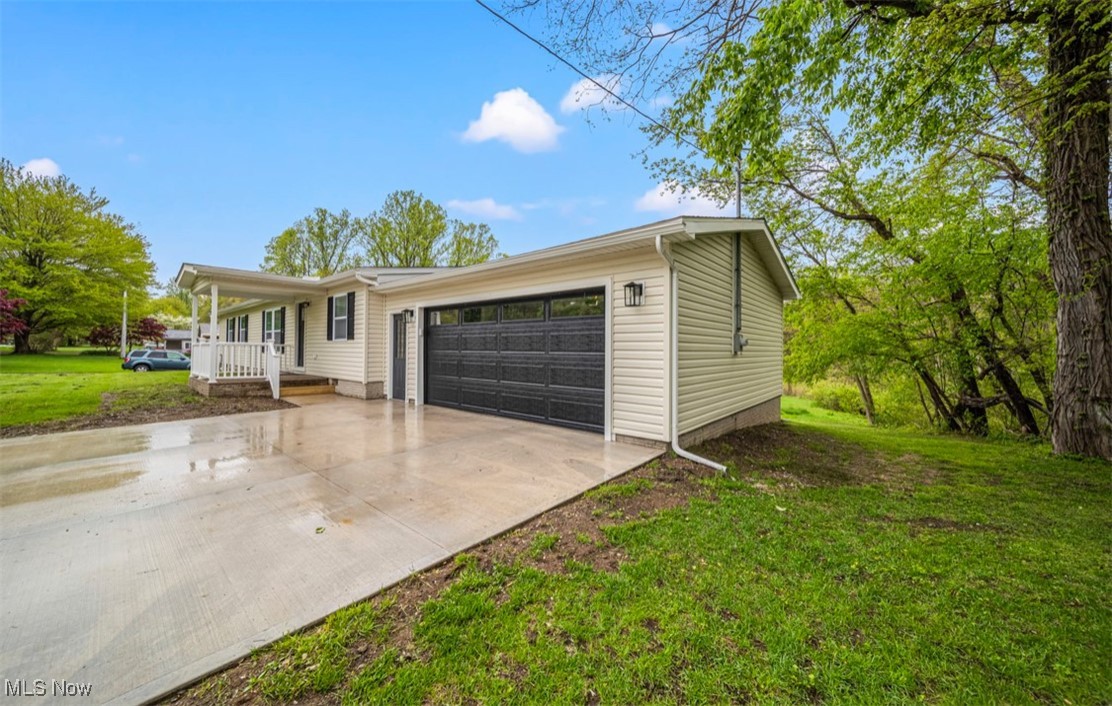 1527 Carterland Drive, Ashtabula, Ohio image 3