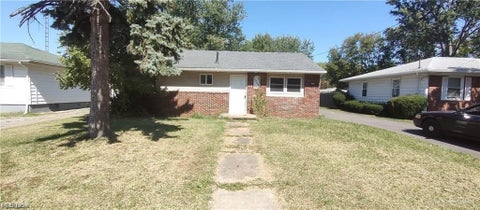Photo of 1738 W 21st Street, Lorain, OH 44052 (MLS # 5240759)