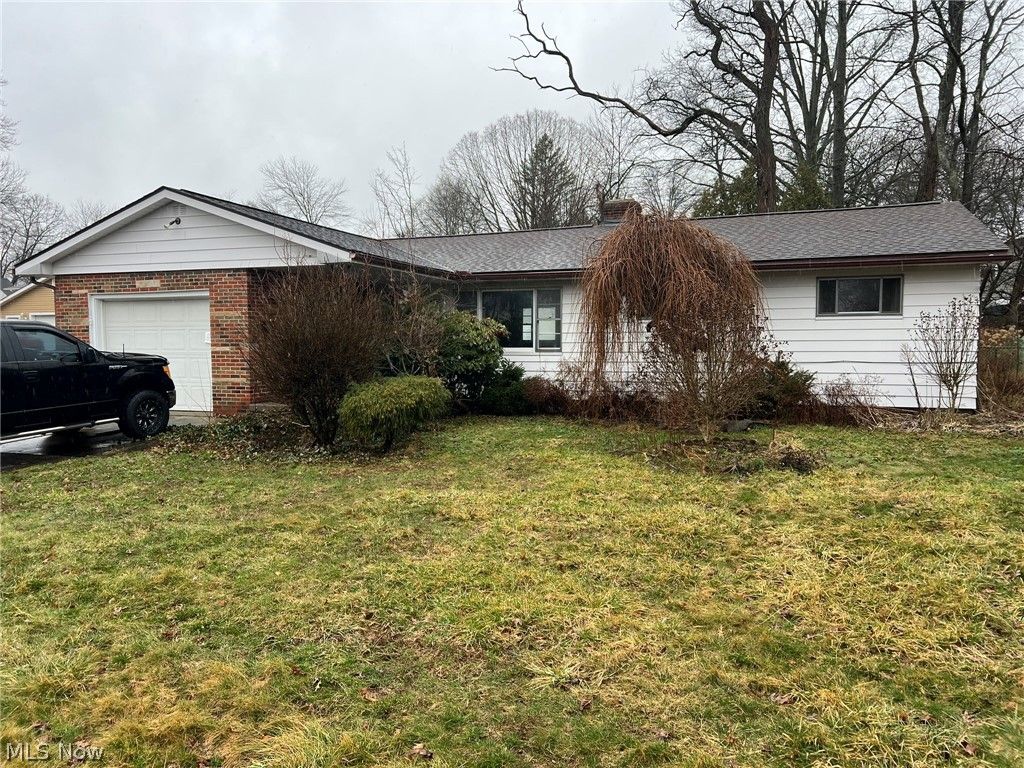 Photo of 462 Moody Street, Akron, OH 44305 (MLS # 5191824)