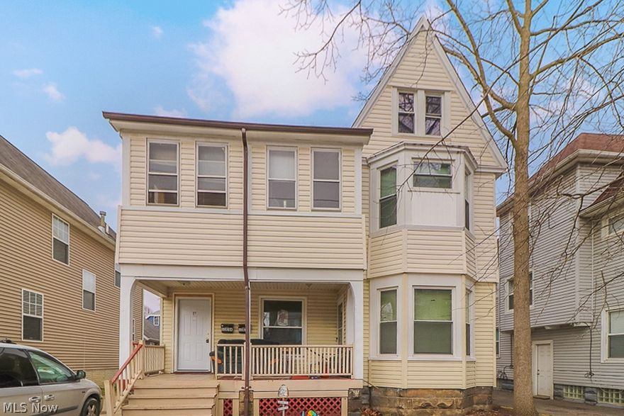 Spacious 3 bedroom, 1 bathroom upstairs unit of 2-family Colonial home with hardwood floors, new carpet in 3rd floor and fresh neutral paint throughout.

ALL RENT RATES ARE PRICED FOR 24 MONTH LEASES. Contact our office for 12 month lease rates.