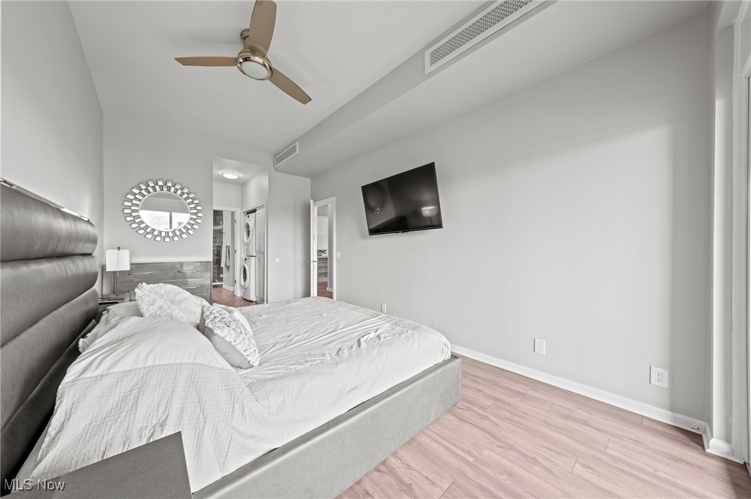 Cleveland, Ohio 44113, United States, 1 Bedroom Bedrooms, ,1 BathroomBathrooms,Residential,Contingent,200827