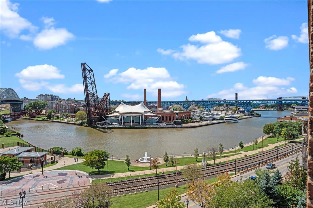 Cleveland, Ohio 44113, United States, 1 Bedroom Bedrooms, ,1 BathroomBathrooms,Residential,Contingent,200827