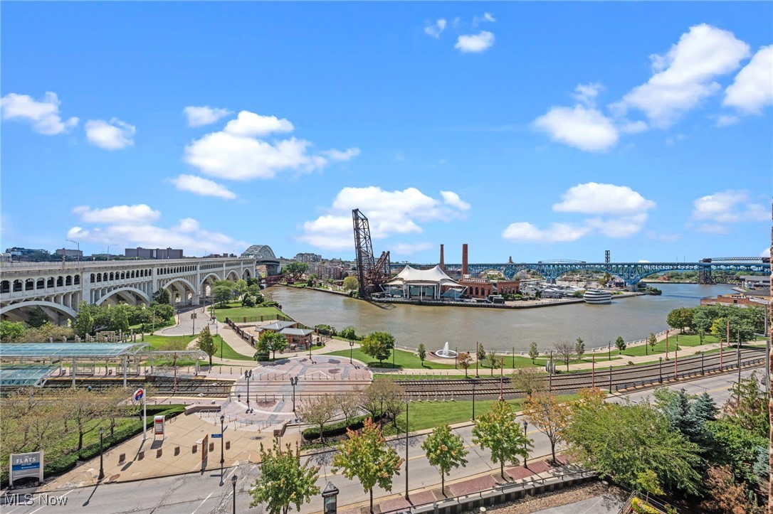 Cleveland, Ohio 44113, United States, 1 Bedroom Bedrooms, ,1 BathroomBathrooms,Residential,Contingent,200827