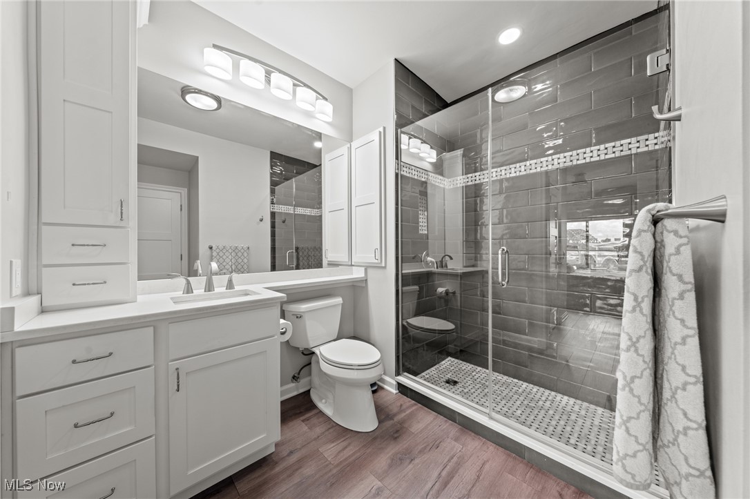 Cleveland, Ohio 44113, United States, 1 Bedroom Bedrooms, ,1 BathroomBathrooms,Residential,Contingent,200827