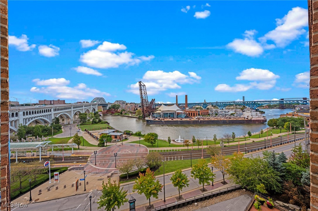 Cleveland, Ohio 44113, United States, 1 Bedroom Bedrooms, ,1 BathroomBathrooms,Residential,Contingent,200827