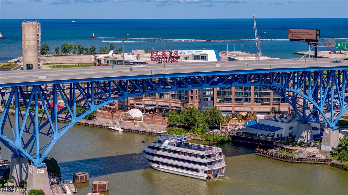 Cleveland, Ohio 44113, United States, 1 Bedroom Bedrooms, ,1 BathroomBathrooms,Residential,Contingent,200827