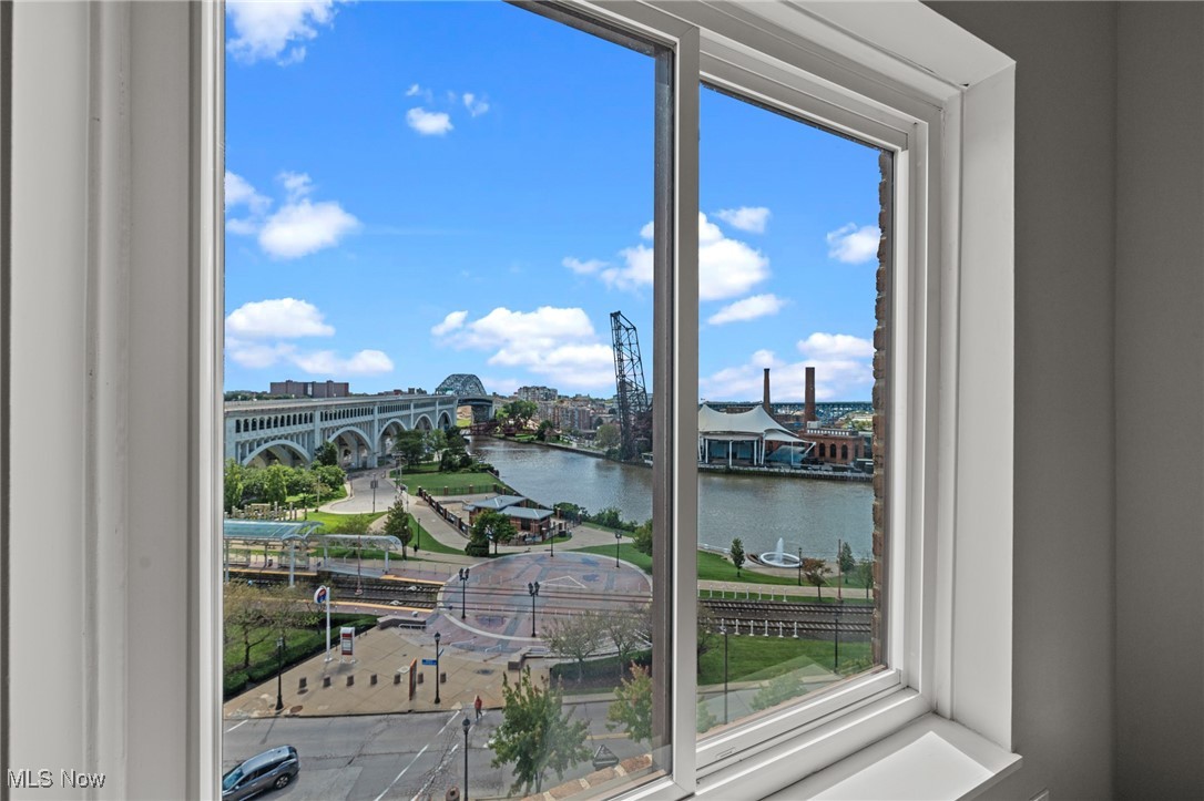 Cleveland, Ohio 44113, United States, 1 Bedroom Bedrooms, ,1 BathroomBathrooms,Residential,Contingent,200827