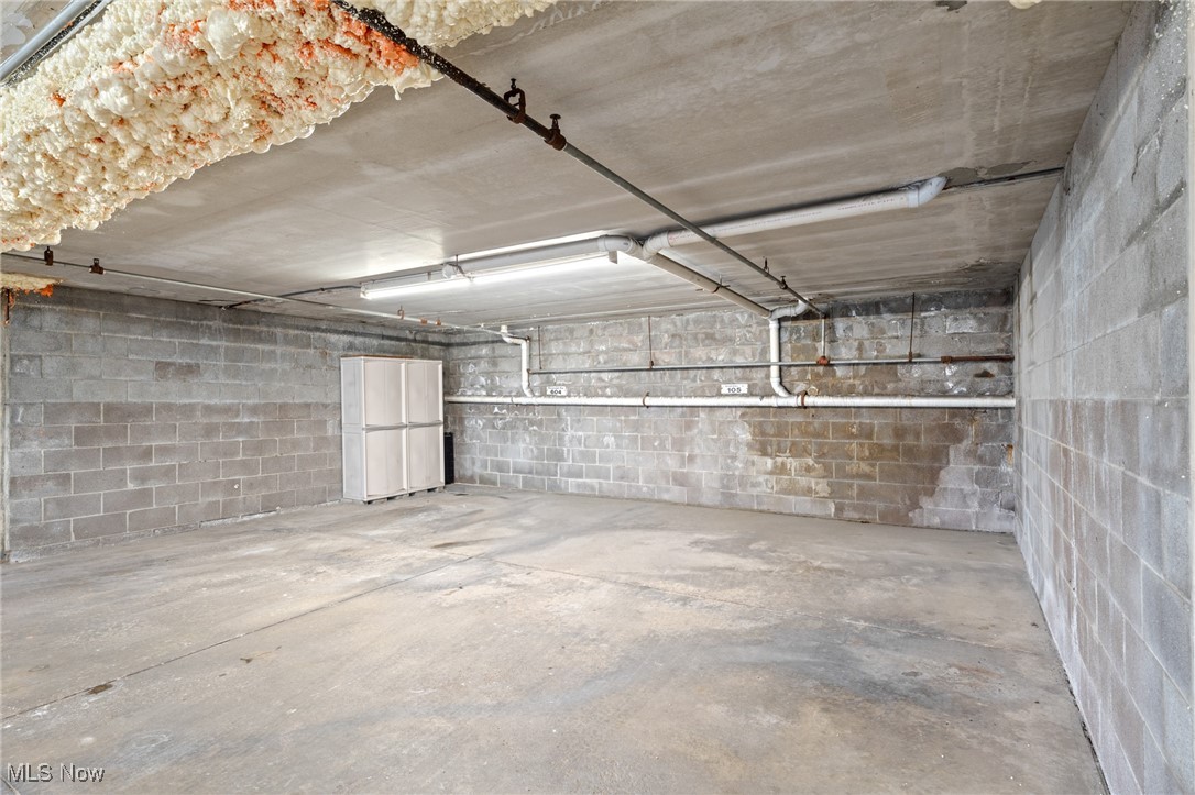 Cleveland, Ohio 44113, United States, 1 Bedroom Bedrooms, ,1 BathroomBathrooms,Residential,Contingent,200827