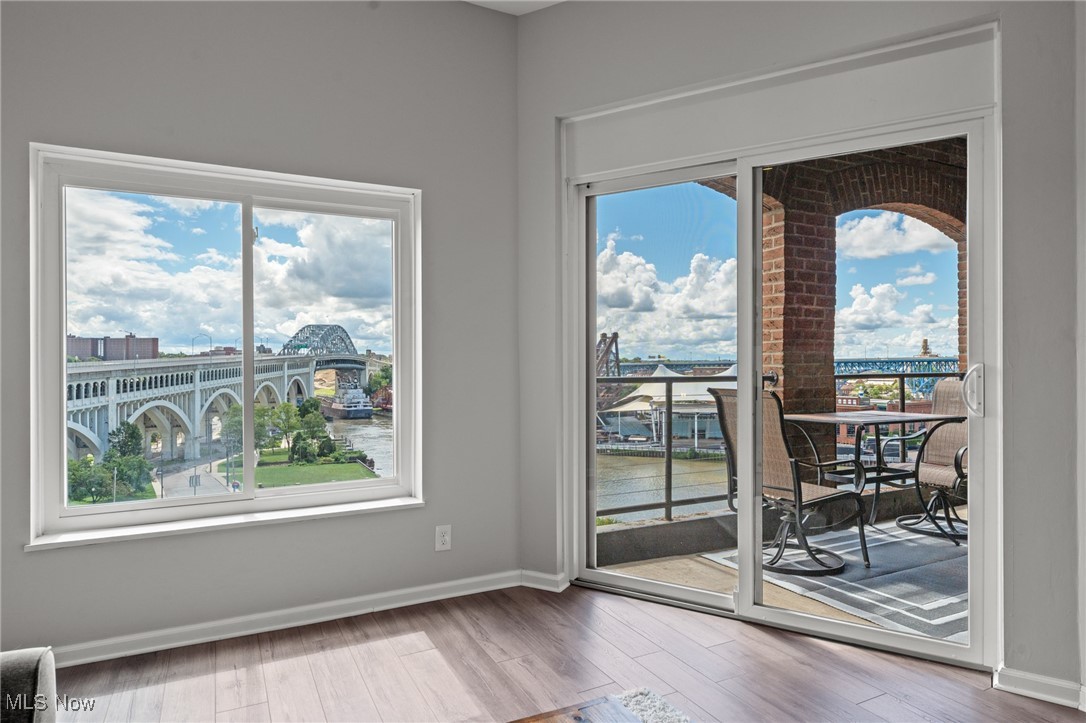 Cleveland, Ohio 44113, United States, 1 Bedroom Bedrooms, ,1 BathroomBathrooms,Residential,Contingent,200827