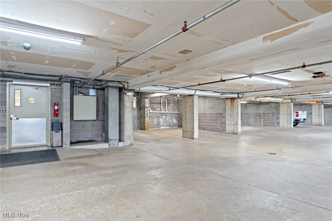 Cleveland, Ohio 44113, United States, 1 Bedroom Bedrooms, ,1 BathroomBathrooms,Residential,Contingent,200827