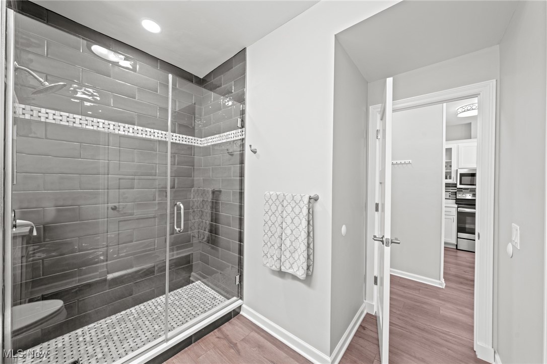 Cleveland, Ohio 44113, United States, 1 Bedroom Bedrooms, ,1 BathroomBathrooms,Residential,Contingent,200827