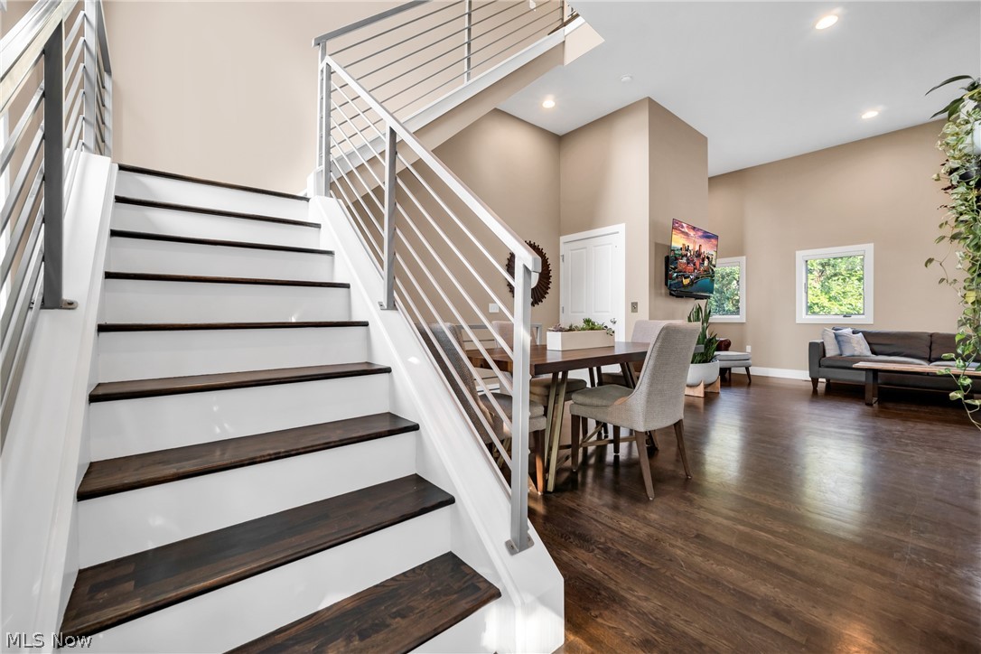 S S Tones Surv/College - Residential