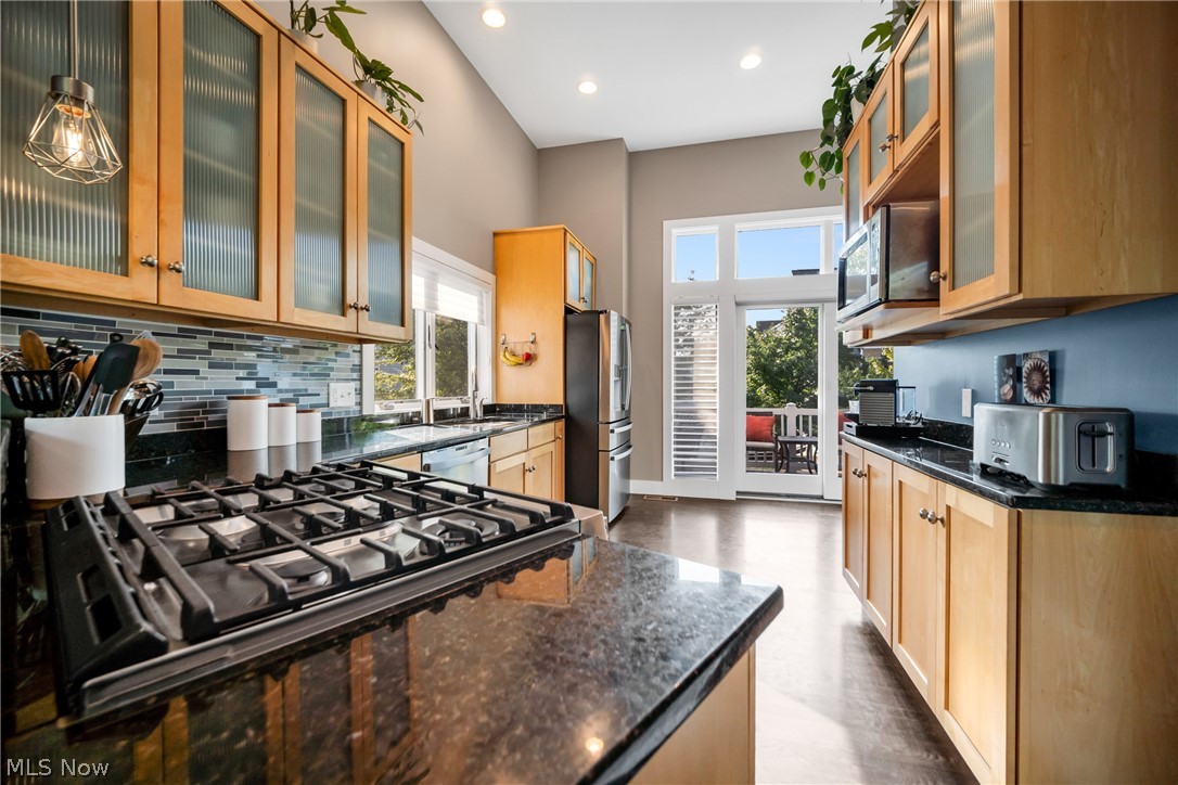 S S Tones Surv/College - Residential