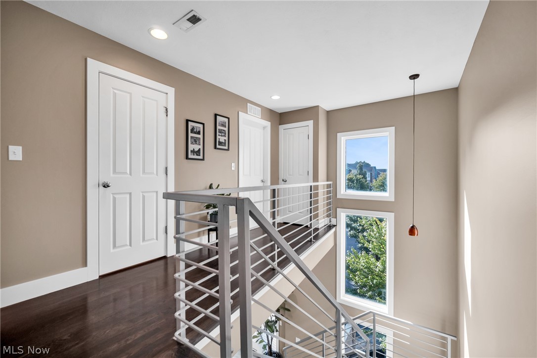 S S Tones Surv/College - Residential