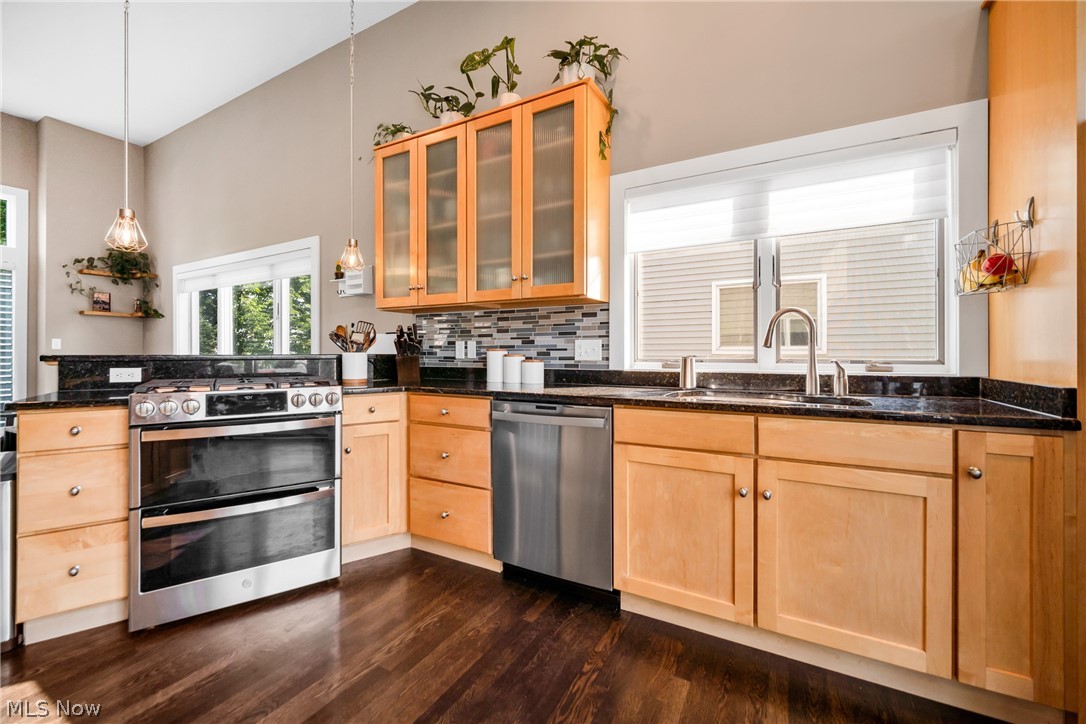 S S Tones Surv/College - Residential