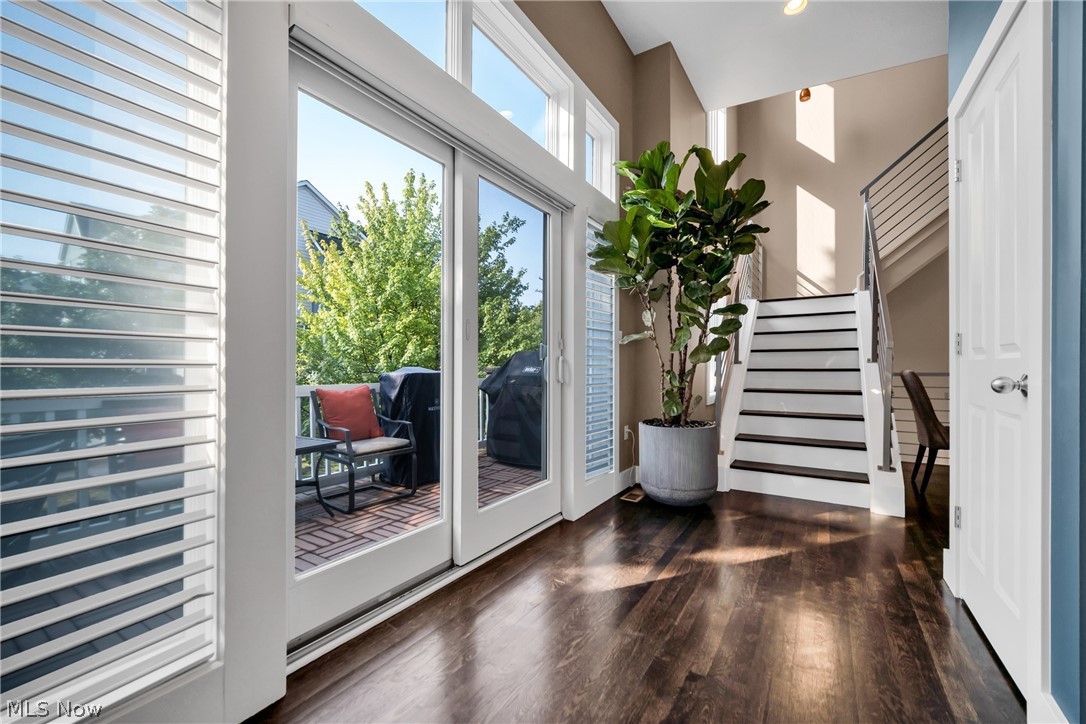 S S Tones Surv/College - Residential