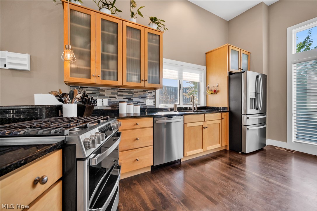 S S Tones Surv/College - Residential