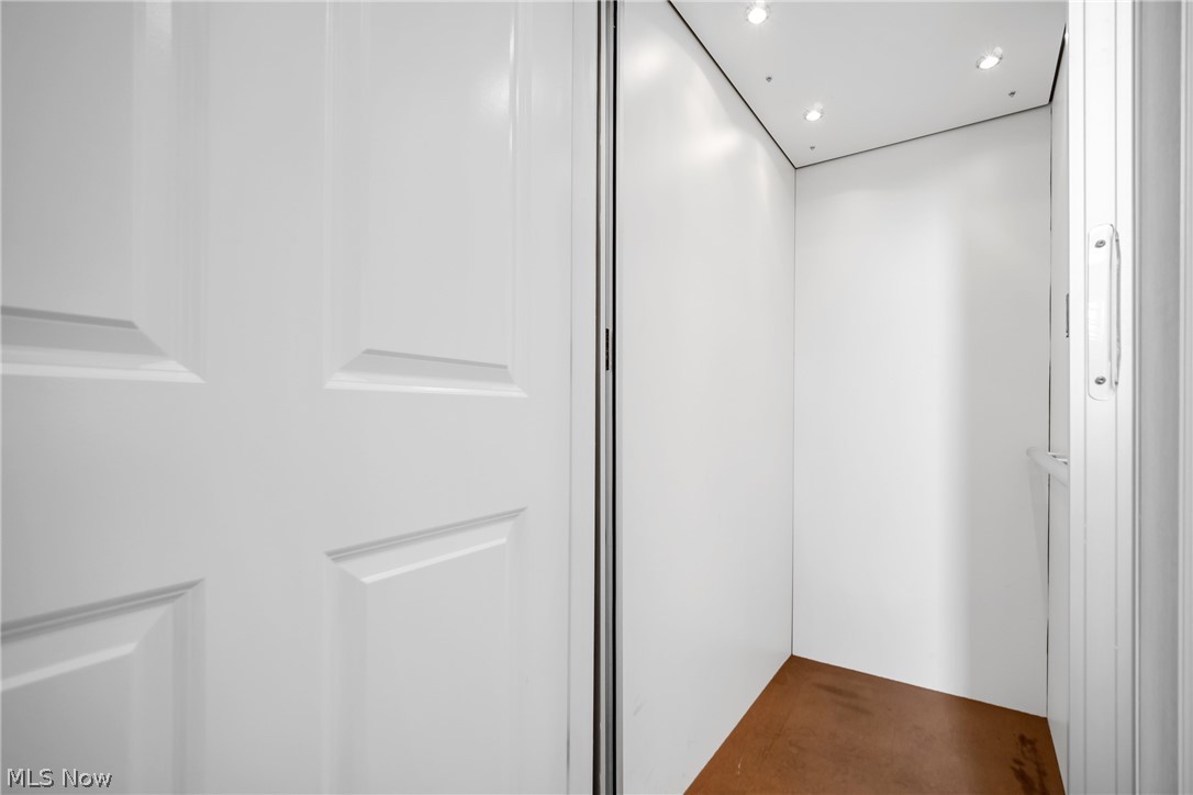 S S Tones Surv/College - Residential