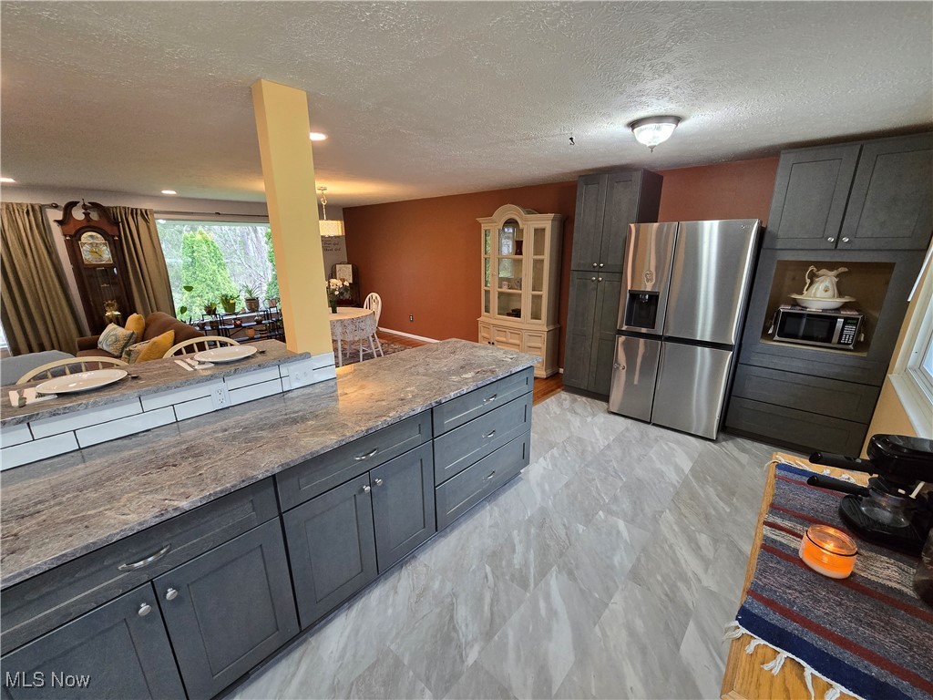621 Brookpark Drive, Cuyahoga Falls, Ohio image 2