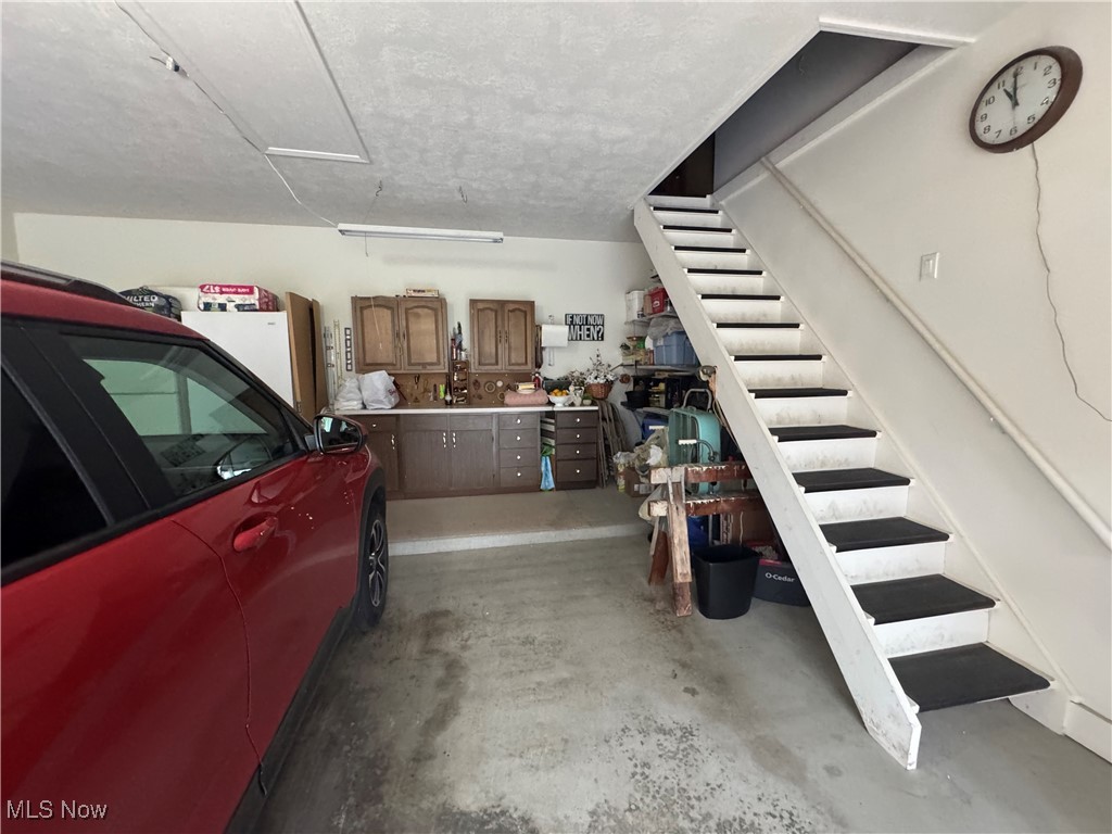 Clingan Xing Condo - Residential