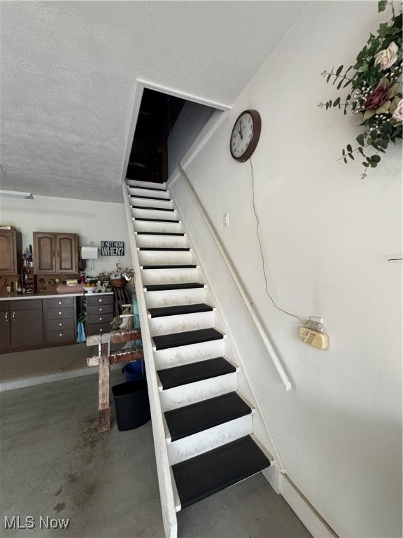 Clingan Xing Condo - Residential