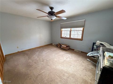 Tiny photo for 1011 Pennsylvania Avenue, McDonald, OH 44437 (MLS # 5179936)