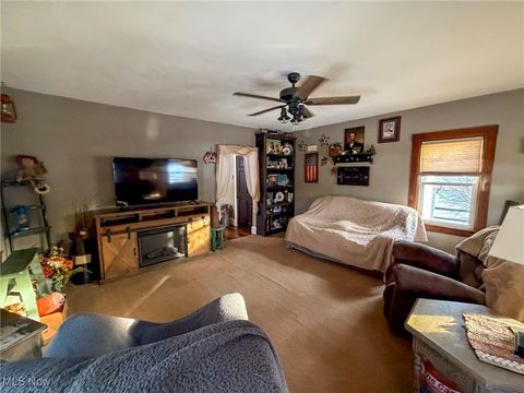 Tiny photo for 1011 Pennsylvania Avenue, McDonald, OH 44437 (MLS # 5179936)