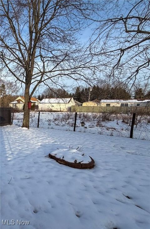 Tiny photo for 1011 Pennsylvania Avenue, McDonald, OH 44437 (MLS # 5179936)