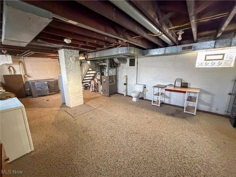 Tiny photo for 1011 Pennsylvania Avenue, McDonald, OH 44437 (MLS # 5179936)