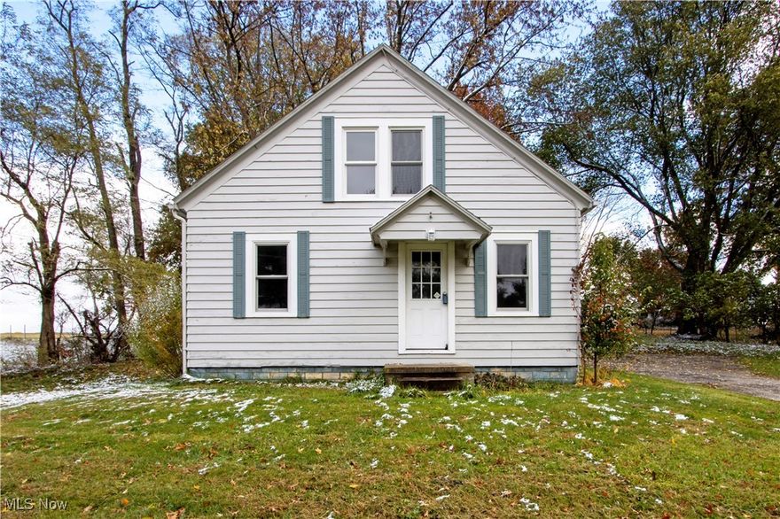 Great country location in an affordable price range that is just minutes from SR 30. Half acre lot with detached garage offers flexibility for gardening, hobbies, pets and more. Major updates include all windows most recently. Bring your imagination to turn this one into everything that you want. The location is the one thing you can't change and you're good to go with this delightfully rural setting. Three bedrooms with one on the main level along with the full bath, kitchen and living room. Call your favorite realtor to set up your personal tour.