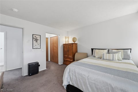 Tiny photo for 27069 Oakwood Circle #214W, Olmsted Township, OH 44138 (MLS # 5256331)