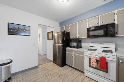 Tiny photo for 27069 Oakwood Circle #214W, Olmsted Township, OH 44138 (MLS # 5256331)