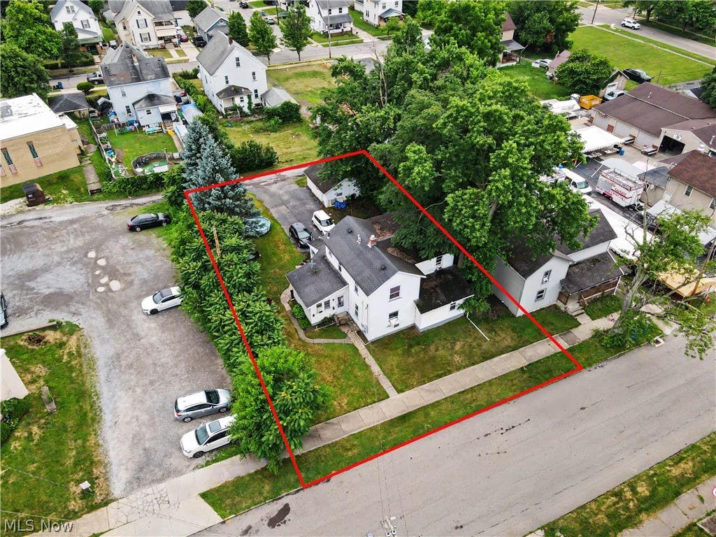 Photo of 17 Wilson Avenue, Girard, OH 44420 (MLS # 5226583)