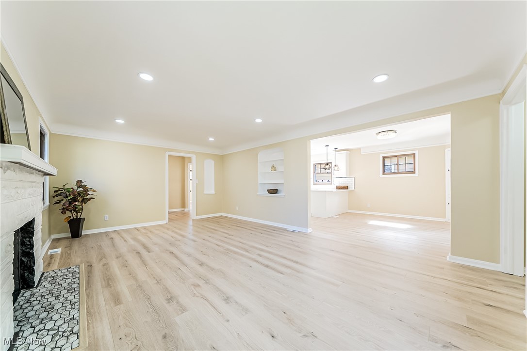 Riverside Manor - Residential