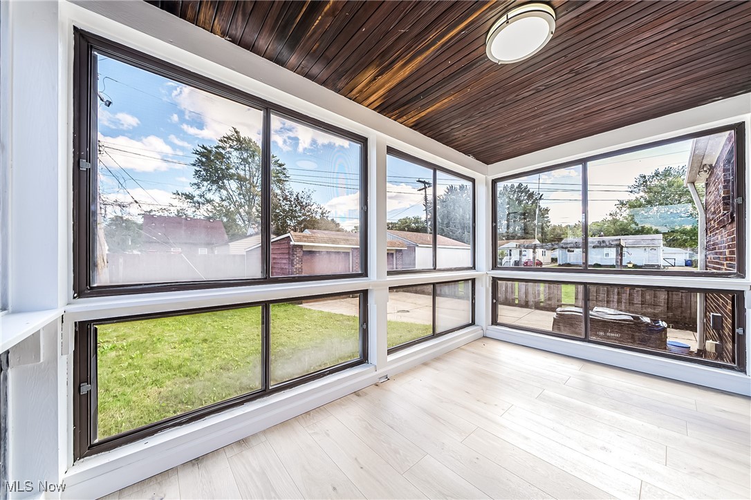 Riverside Manor - Residential