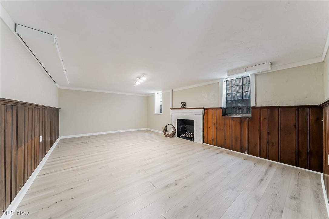 Riverside Manor - Residential