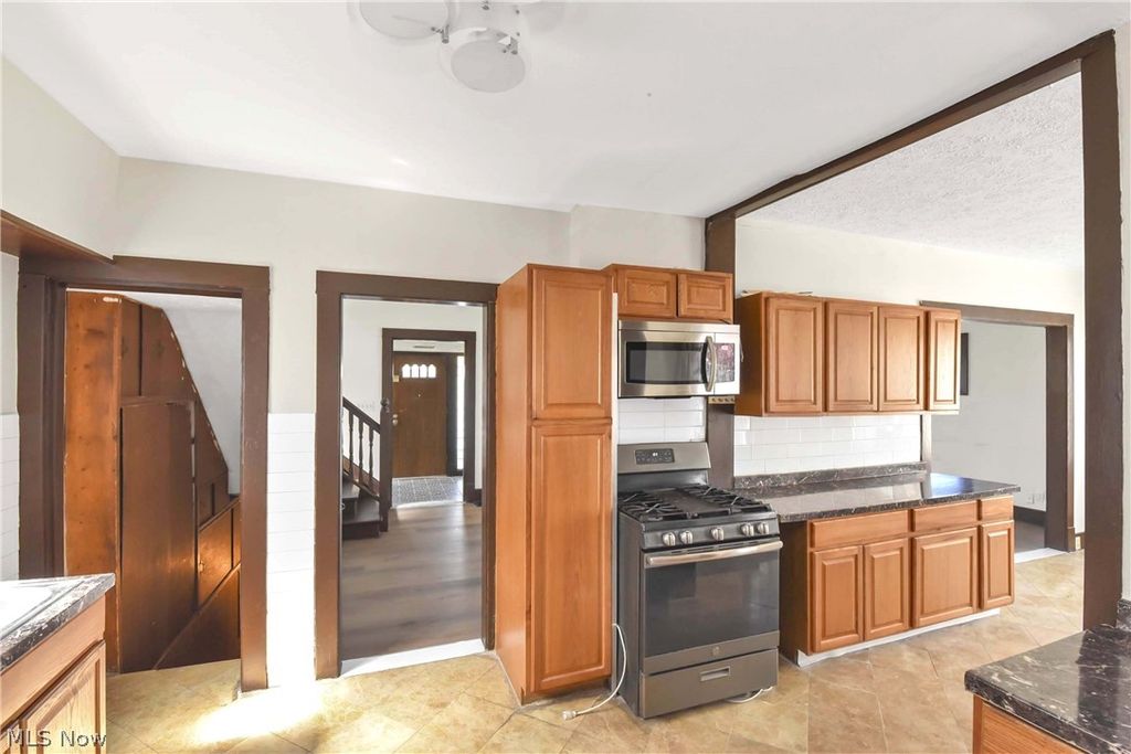 Photo of 2037 Bunts Road, Lakewood, OH 44107 (MLS # 5200523)