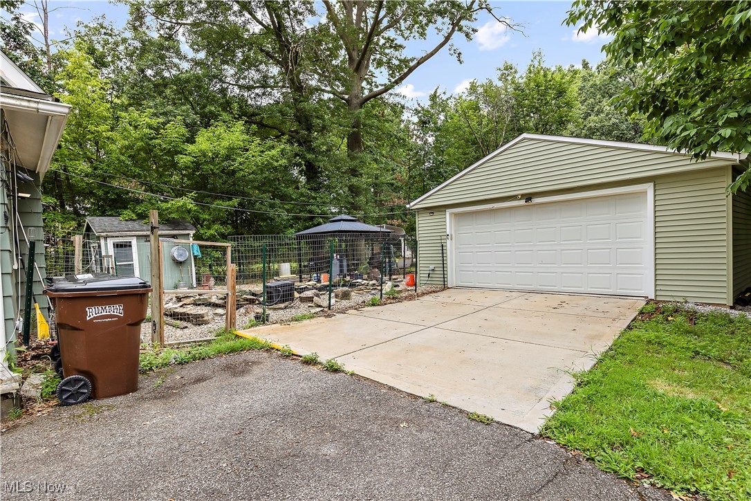 27622 Dunford Road, Westlake, Ohio image 3