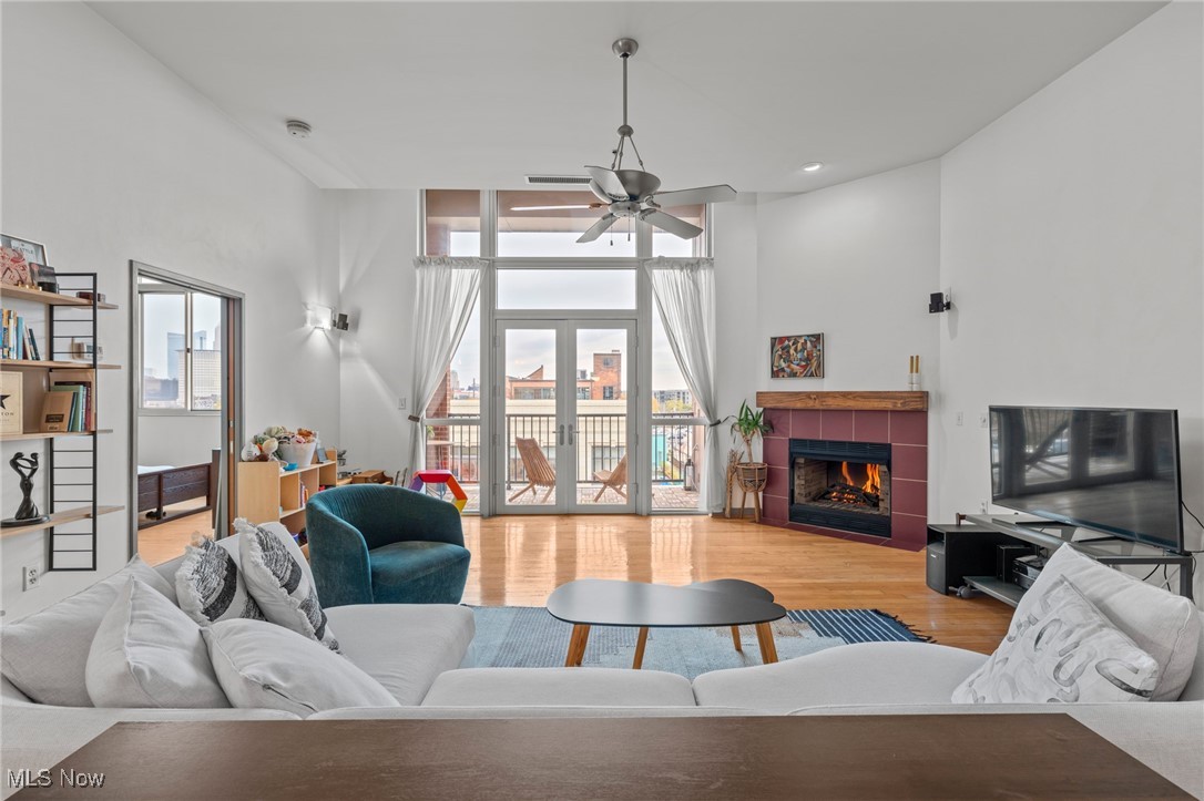 Cleveland, Ohio 44113, United States, 2 Bedrooms Bedrooms, ,2 BathroomsBathrooms,Residential,Active,240795