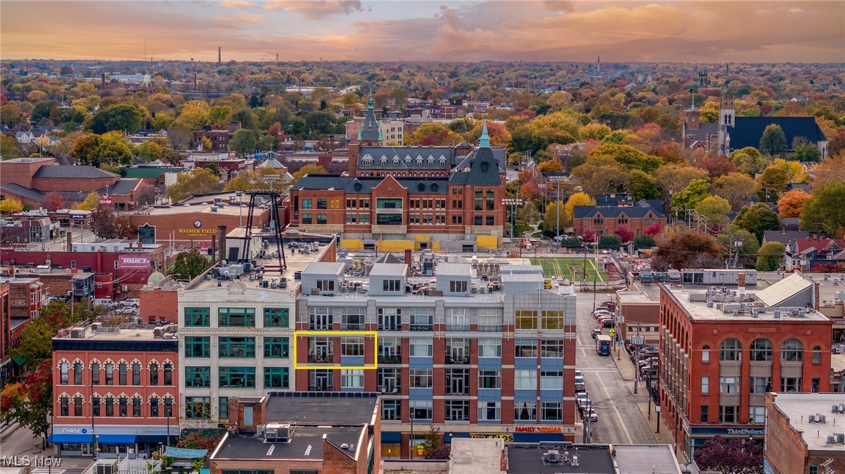 Cleveland, Ohio 44113, United States, 2 Bedrooms Bedrooms, ,2 BathroomsBathrooms,Residential,Active,240795